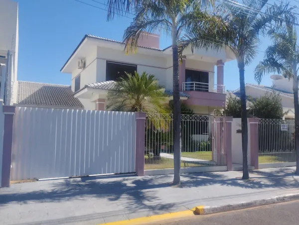 CASA Á VENDA - BAIRRO VILLAGE